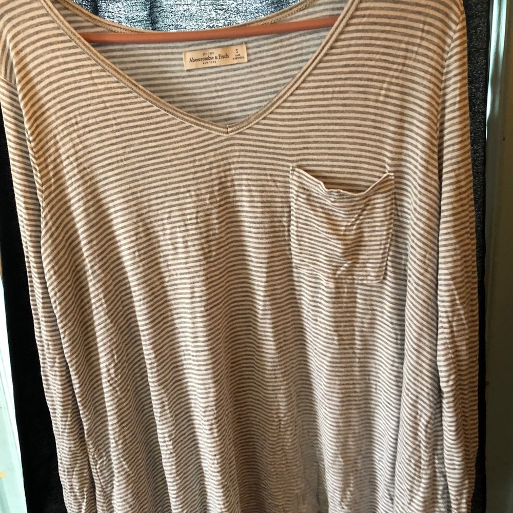 Abercrombie&Fitch Gray and White Stipe LongSleeve
